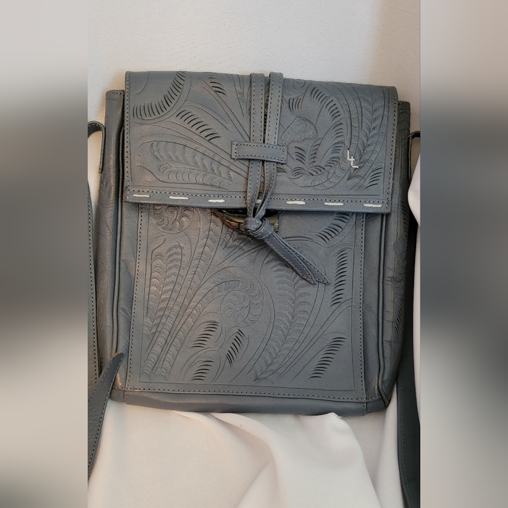 Leaders In Leather Tooled Crossbody Bag - Picture 13 of 13